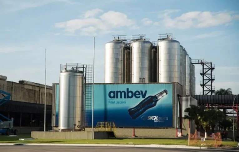 Depois das Americanas, Ambev também é suspeita de rombo fiscal bilionário