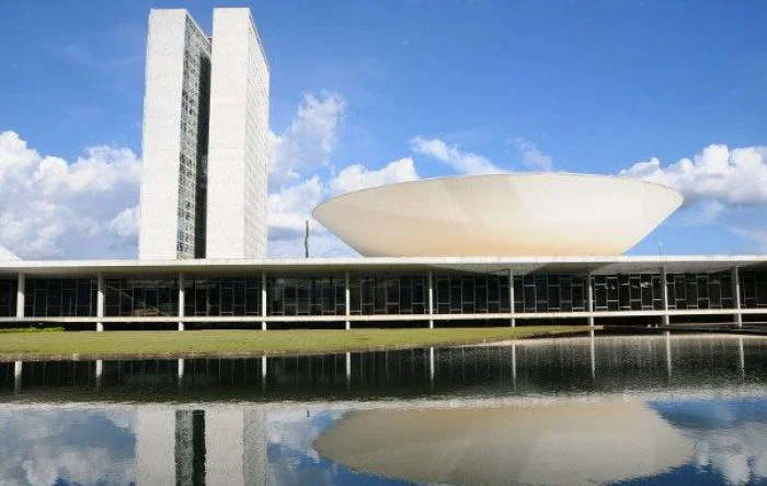 Entenda as mudanças nas regras do teletrabalho e vale-refeição em votação na Câmara