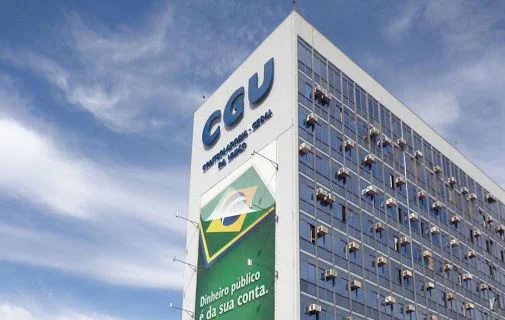 Especialistas alertam para invasão de privacidade após governo divulgar dados pessoais de quem recebe auxílio emergencial