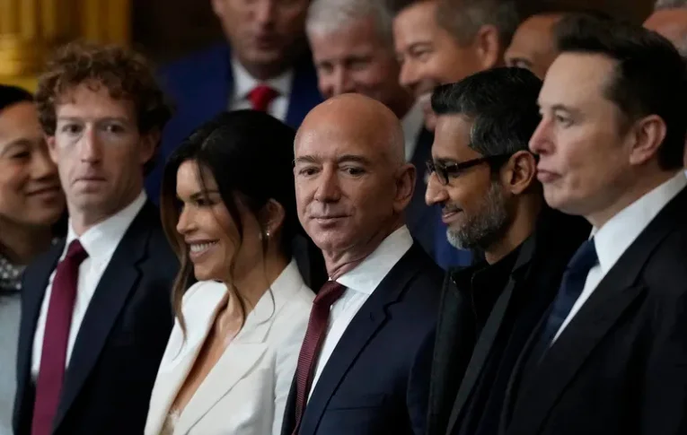 Estados privatizados: bilionários têm 4 mil vezes mais chances de ocupar cargos políticos que a população em geral
