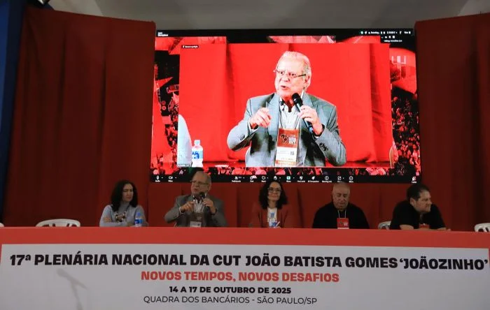 José Dirceu defende que sindicatos assumam papel central na reconstrução do país 