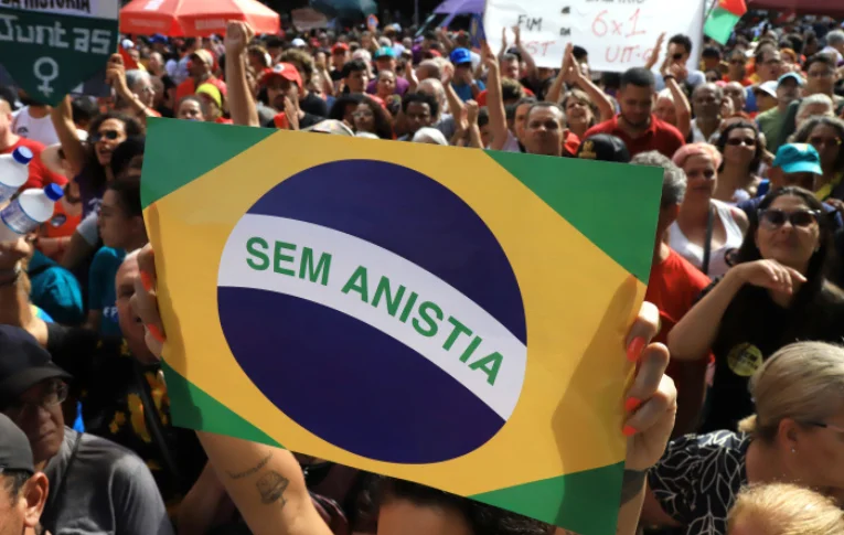 Maioria é contra a anistia aos golpistas nos ataques de 8 de janeiro, diz pesquisa 