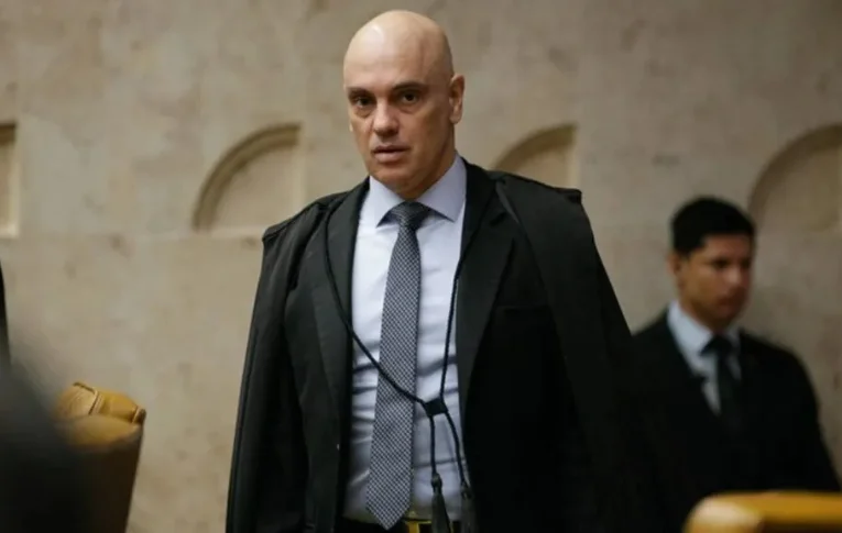 Moraes manda investigar compra e venda de dólares antes de tarifa de Trump