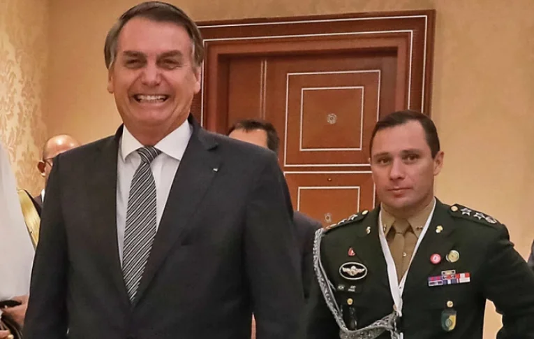Operação da PF apreende celulares de Bolsonaro e Michelle; coronel Mauro Cid é preso