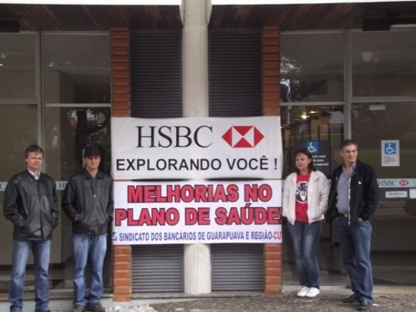 Dia Nacional de Luta paralisa agências do Itaú e HSBC contra demissões