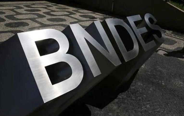 Presidente do BNDES admite que não há "caixa-preta"