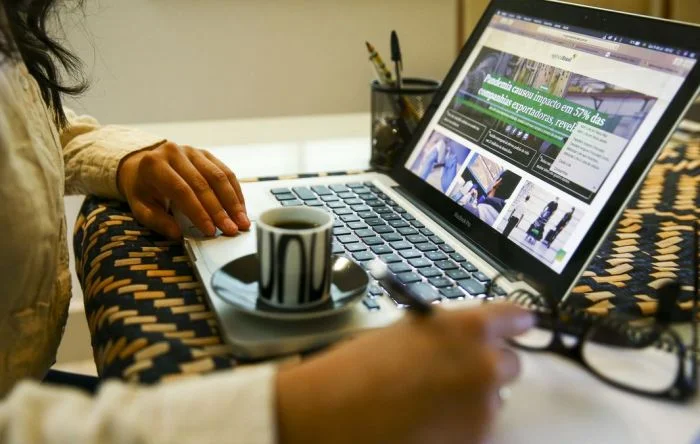 Renda do trabalho encolhe R$ 18 bi em 2 anos, mas não foi só por causa da pandemia