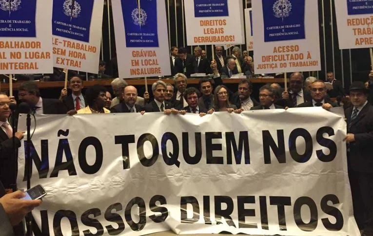 Revisão de ‘reforma’ trabalhista é apoiada por 58%, diz pesquisa