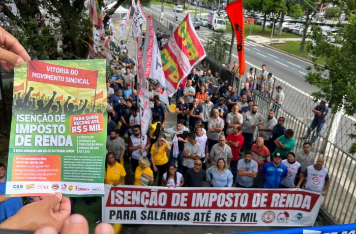 Atos da CUT e centrais celebram isenção do IR e convocam luta contra escala 6x1 