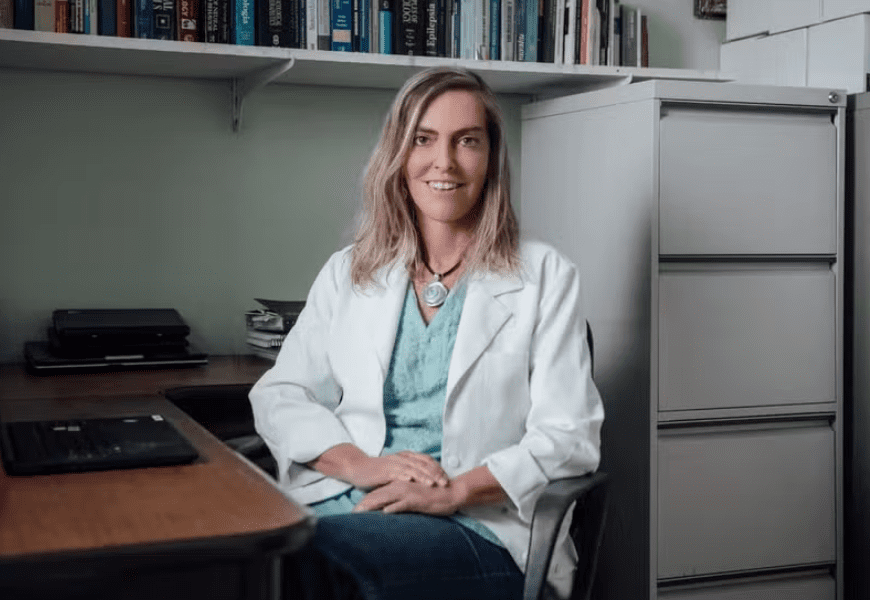 Brasil perdeu patente internacional da polilaminina após cortes na UFRJ por Temer, diz cientista