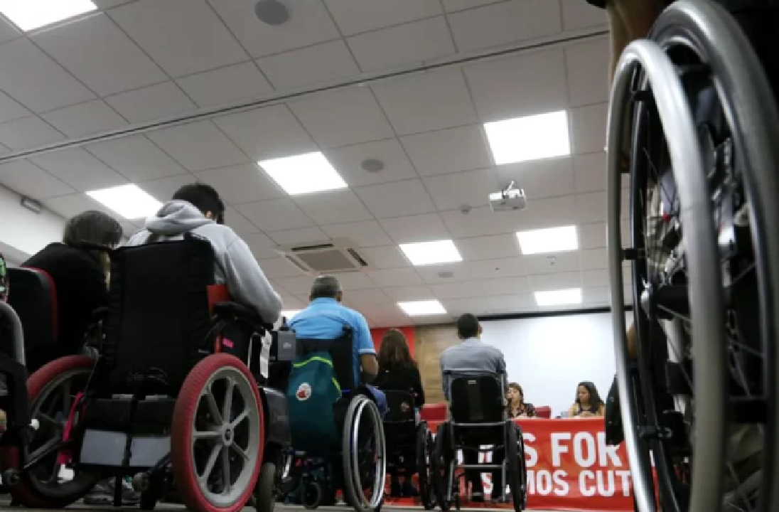 Mercado de trabalho ainda descumpre Lei de Cotas 35 anos após sua criação 